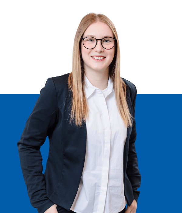 Nina Zahner am Arbeitsplatz